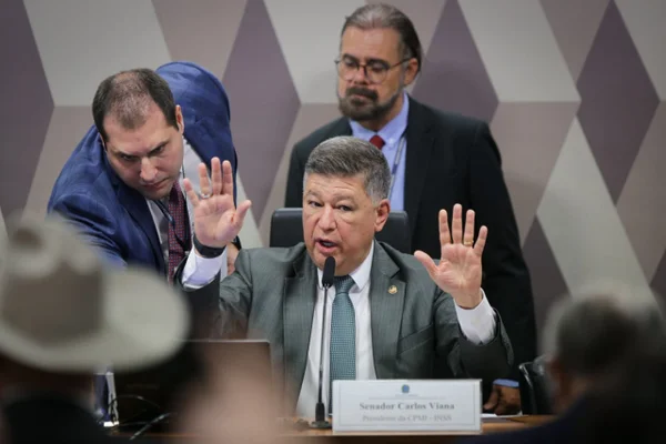 Presidente da CPMI do INSS, senador Carlos Viana (Podemos-MG)