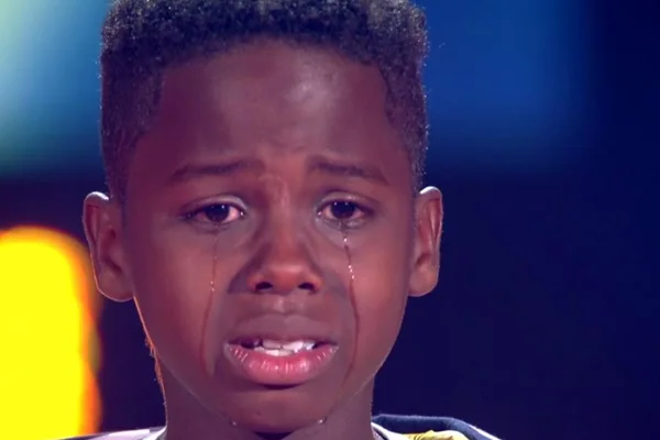 Criança chora no palco do The Voice Kids após comentário de Simone