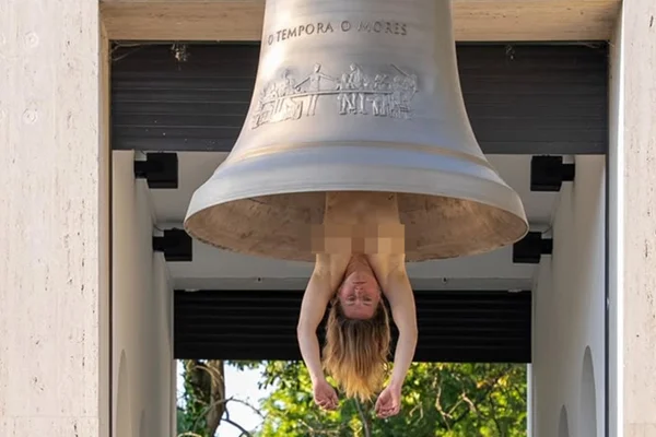 Florentina Holzinger durante performance na Bienal de Veneza 2026