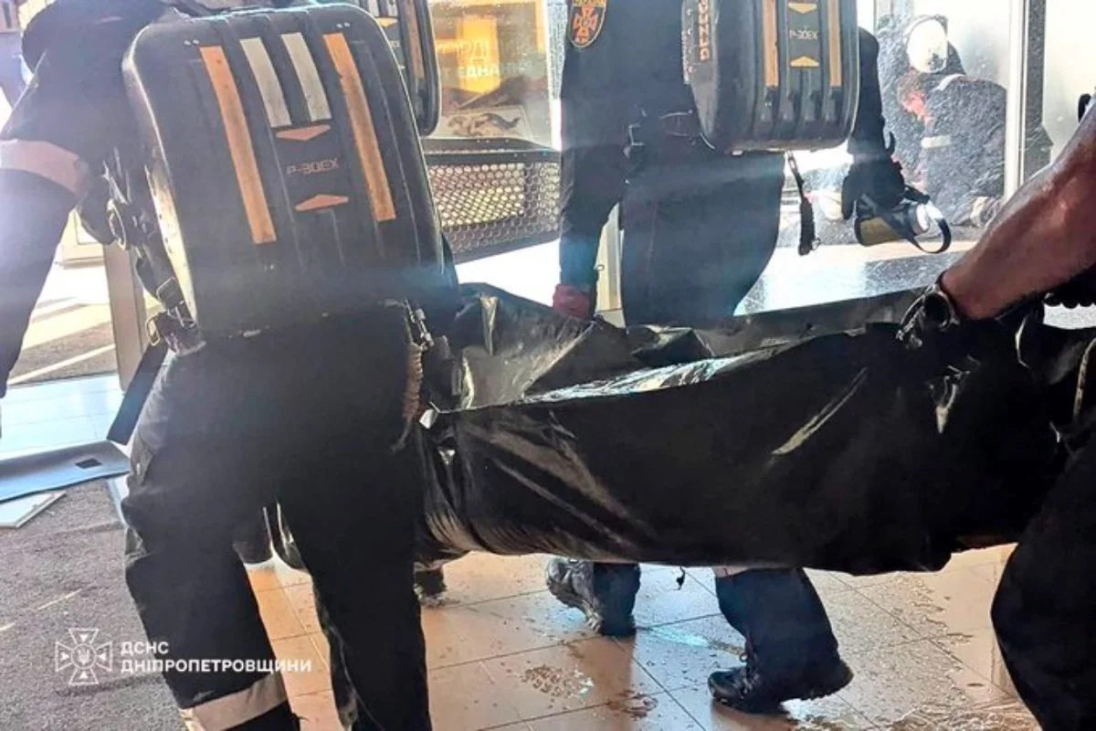 Ataque russo a shopping deixa 6 mortos e mais de 90 feridos na Ucrânia - imagem 2 Ataque russo a shopping deixa 6 mortos e mais de 90 feridos na Ucrânia - imagem 2