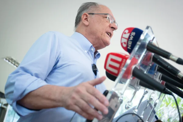 Vice-presidente Geraldo Alckmin durante coletiva - Metrópoles