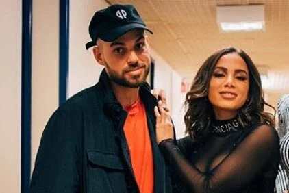 Ele teve então a ideia de fazer um com Anitta Ele teve então a ideia de fazer um com Anitta