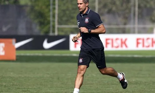 Sylvinho será um dos auxiliares de Tite na seleção