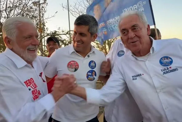 Presidente da CCJ do Senado doa R$ 100 mil para filho candidato - destaque galeria Presidente da CCJ do Senado doa R$ 100 mil para filho candidato - destaque galeria