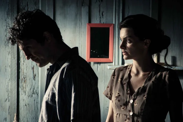 Suspense “Para Minha Amada Morta” desliza no excesso de sugestão