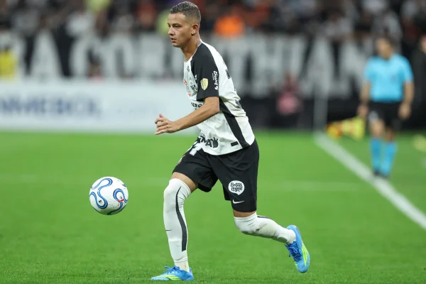 Corinthians comunica lesão ligamentar de atacante titular; confira