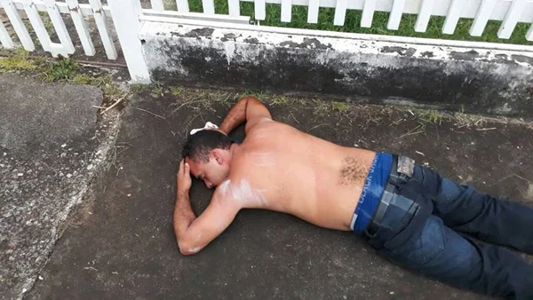 Com filho no carro, pai é preso ao abordar garotas de programa