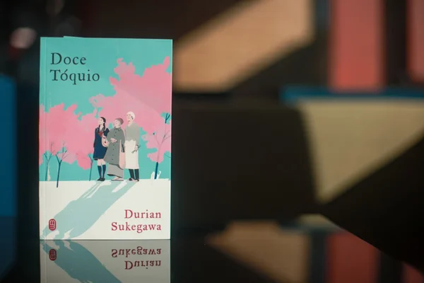 Imagem colorida da capa do livro Doce Tóquio - Metrópoles
