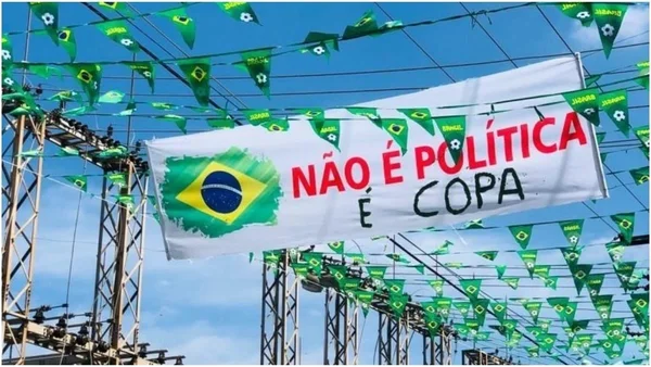 Mineiros enfeitam ruas de verde e amarelo: “Não é política. É Copa”