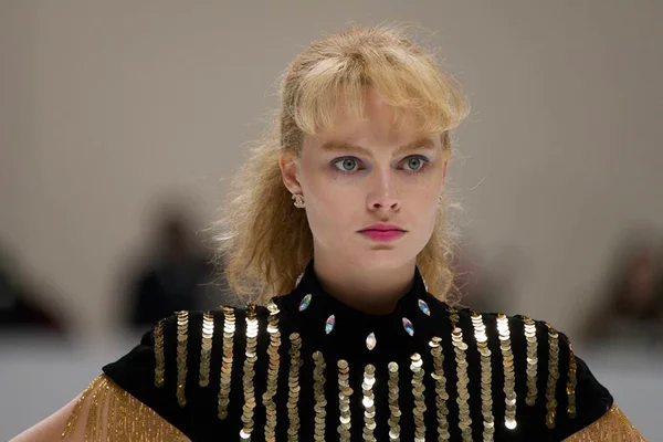 Crítica: Eu, Tonya é cinebiografia caricata de controversa patinadora