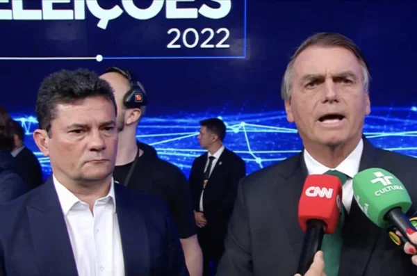 Imagem colorida do senador Sergio Moro ao lado do ex-presidente Jair Bolsonaro - Metrópoles