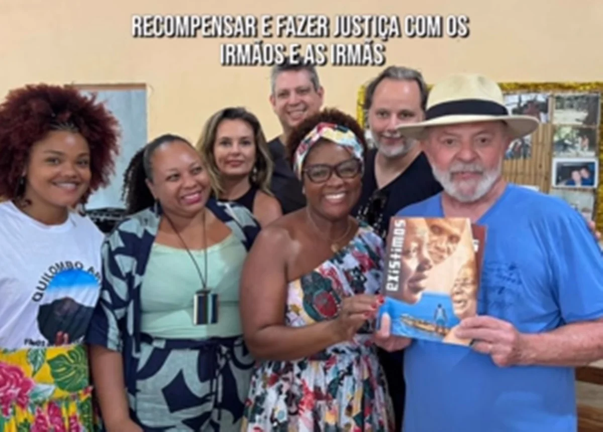 Ministro Márcio Macêdo e o advogado Marco Aurélio de Carvalho estiveram em passeio ao Quilombo de Marambaia, no Rio, com Lula, na quarta-feira (3/1) Ministro Márcio Macêdo e o advogado Marco Aurélio de Carvalho estiveram em passeio ao Quilombo de Marambaia, no Rio, com Lula, na quarta-feira (3/1)