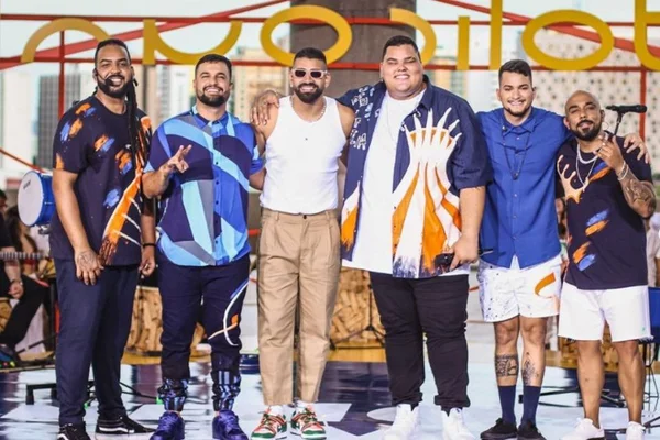 Dilsinho e Grupo Menos é mais