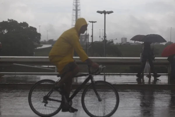 Previsão do Inmet é de chuva ao longo de toda a semana