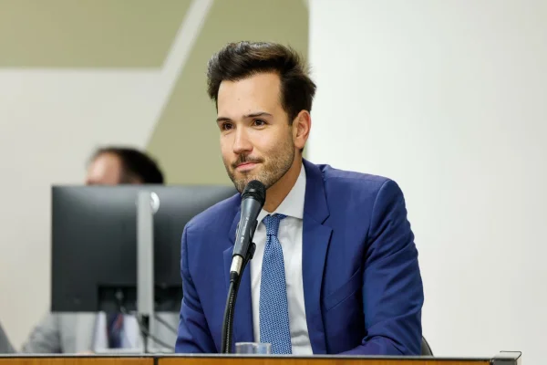 Deputados aprovam indicação de Tadeu Leite ao Tribunal de Contas de MG