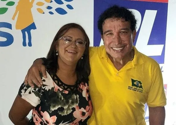 Magno Malta e suplente Marcinha Macedo