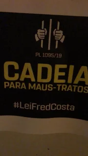 Cartazes pedem punição para quem pratica maus-tratos