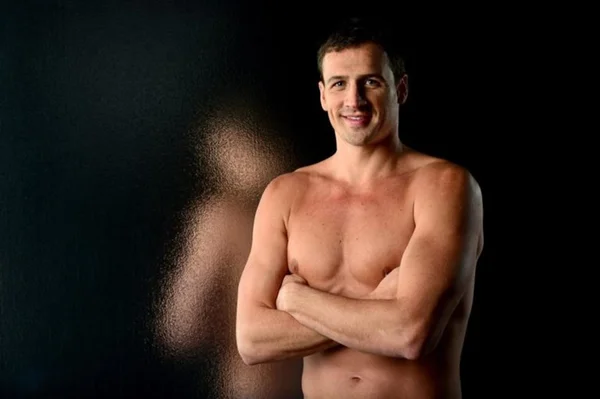 Proibido de deixar o Brasil, Lochte voltou para os EUA na segunda