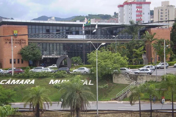 BH atualiza regras de publicidade em bancas e prédios públicos