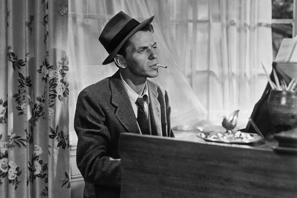 <strong>Sinatra - All or Nothing at All:</strong> nesta série de documentários, a vida e o talento do lendário cantor Frank Sinatra são relembrados com depoimentos de amigos, colegas e familiares. Assista ao <a href="https://www.youtube.com/watch?v=Wy3GrU2MdW4" target="_blank" rel="noopener">trailer</a> <strong>Sinatra - All or Nothing at All:</strong> nesta série de documentários, a vida e o talento do lendário cantor Frank Sinatra são relembrados com depoimentos de amigos, colegas e familiares. Assista ao <a href="https://www.youtube.com/watch?v=Wy3GrU2MdW4" target="_blank" rel="noopener">trailer</a>
