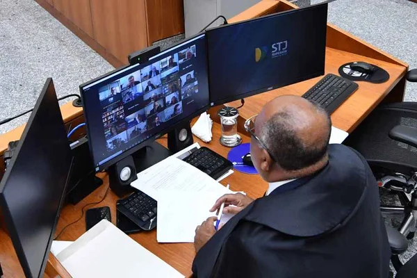 Primeira sessão da Corte Especial presidida pelo Ministro Humberto Martins