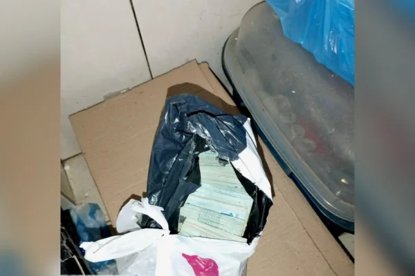 PF encontra mochilas e sacola recheadas com R$ 1 milhão no Acre - destaque galeria PF encontra mochilas e sacola recheadas com R$ 1 milhão no Acre - destaque galeria