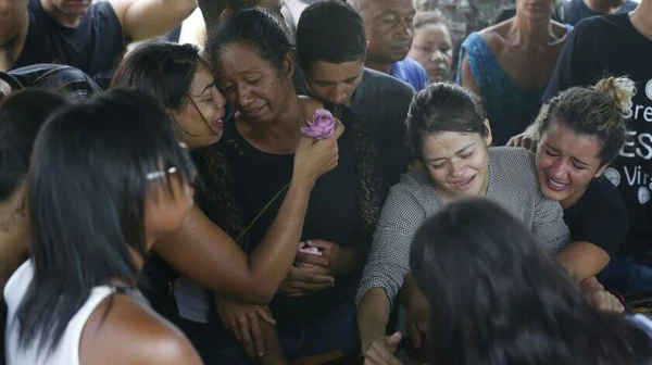 Mãe de vigilante morto diz que PM “zombou” de seu sofrimento