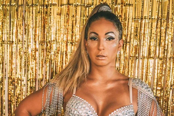 Carnaval 2020: Valesca Popozuda empina bumbum em fantasia cavada