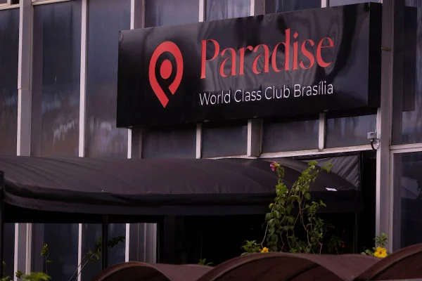 Fachada da nova boate da familia Fayed, Paradise. O estabelecimento foi inaugurado nesta segunda feira 07/02. Local: Setor Hoteleiro Norte. Foto: Igo Estrela/Metrópoles.
