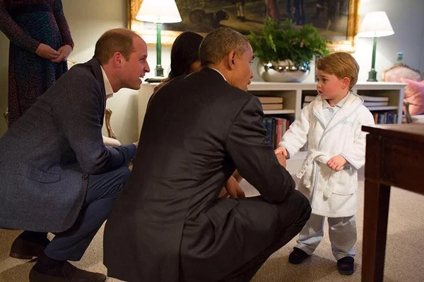 Príncipe George usa pijama para conhecer seu “súdito” Barack Obama