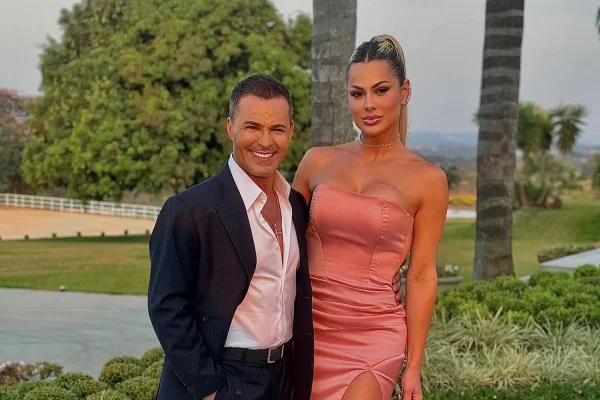 Eduardo Costa e a esposa Mariana Polastreli