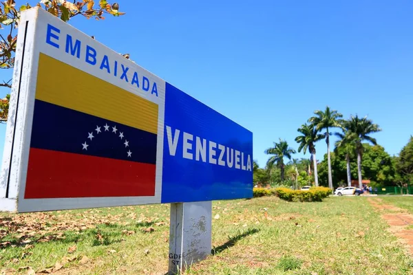 Venezuelanos contra Maduro