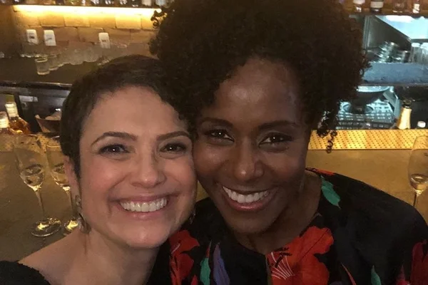 Nova apresentadora do JH, Maju Coutinho agradece Sandra Annenberg