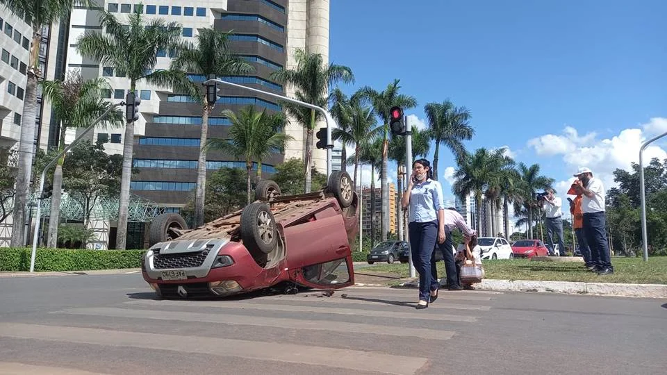 Acidente aconteceu em cruzamento Acidente aconteceu em cruzamento
