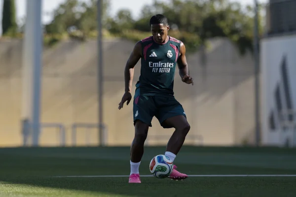 Foto colorida de Endrick, do Real Madrid - Metrópoles