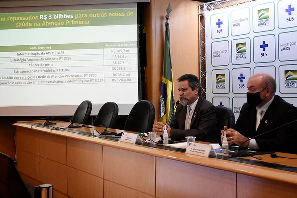 Ministério da Saúde realiza coletiva de imprensa para atualização do cenário de combate ao coronavírus