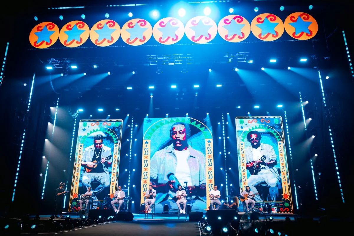 Hits como Velocidade da Luz, Tá Escrito, Deixa Acontecer e Coração Radiante não ficarão de fora do repertório do show em São Paulo Hits como Velocidade da Luz, Tá Escrito, Deixa Acontecer e Coração Radiante não ficarão de fora do repertório do show em São Paulo