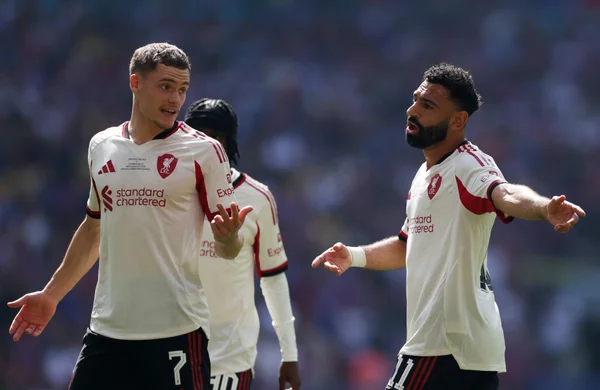 Foto colorida de Mohamed Salah - metrópoles