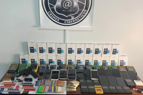 Casal é suspeito de criar empresa para lavar dinheiro de golpes de WhatsApp