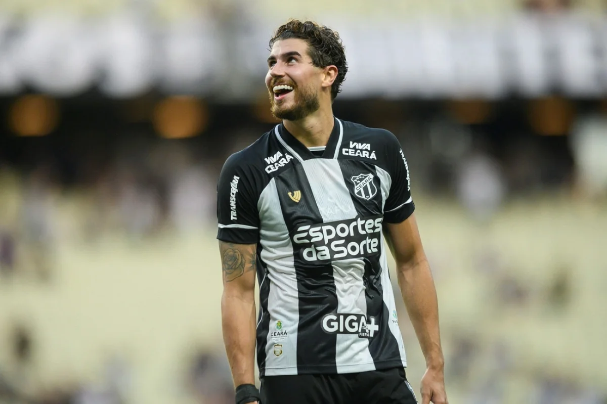 Ceará x Fortaleza: saiba onde assistir ao clássico pelo Brasileirão 1 Pedro Raul comemorando gol pelo Ceará