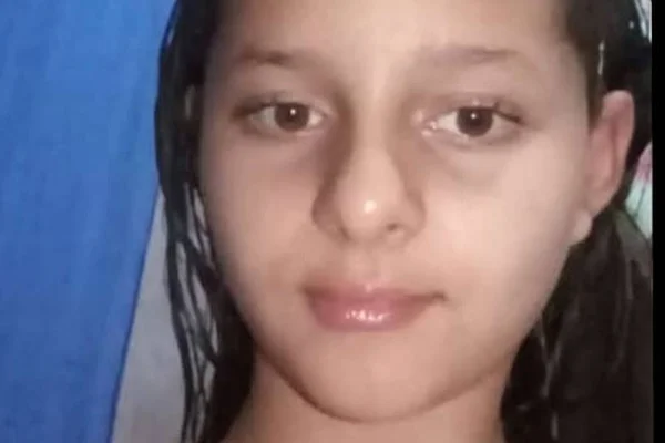 Menina morre atingida por raio ao recolher roupas do varal