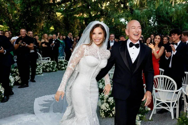 Lauren Sanchez e Jeff Bezos casando - Metrópoles