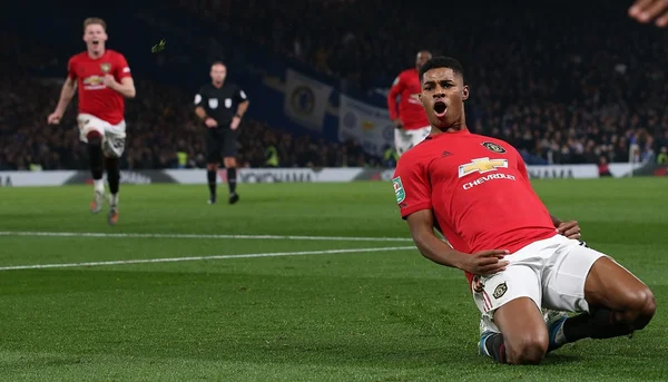 Video. Marcus Rashford, do United, provoca jovem torcedor do City