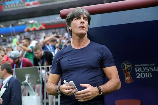 Alemanha anuncia permanência de técnico na seleção após vexame na Copa