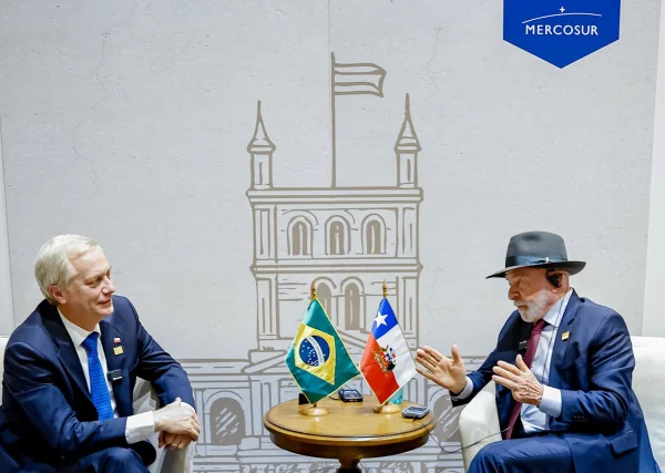 No Paraguai, Lula se reúne com presidentes do Chile e da Bolívia