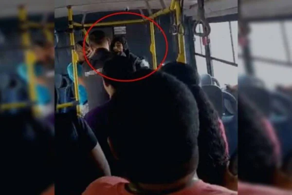 Pânico em ônibus no DF: com faca, homem tenta assaltar coletivo