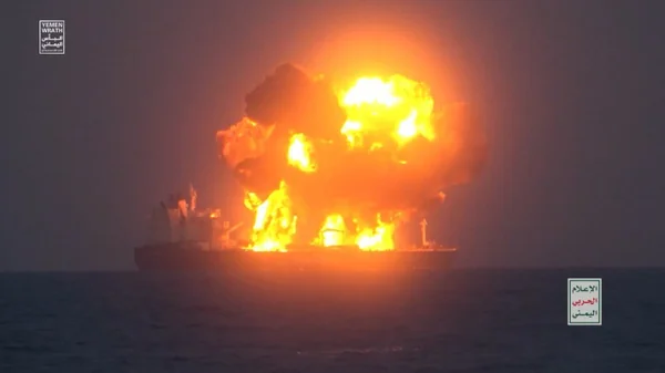 imagem colorida. Explosão navio