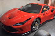 Ferrari apreendida pela PF durante nova fase da operação Sem Desconto, que apura a "farra do INSS"