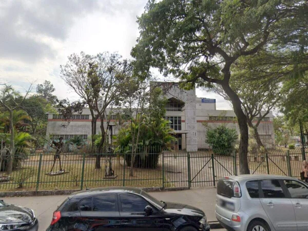 Pit-bull é morto a tiros por guarda após atacar dono em Osasco