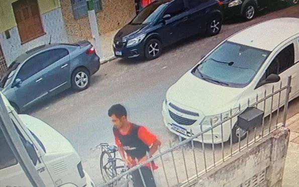 Homem é preso em flagrante após furtar aparelho de som de caminhão